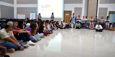 Estudiantes vallecaucanos perfeccionan su inglés con profesores nativos de cinco países