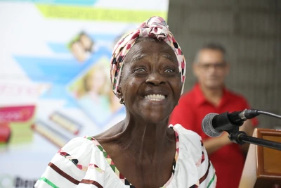 La sonrisa volvió a los rostros de 30 adultos mayores, gracias a campaña de salud oral apoyada por la Gobernación