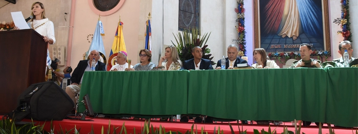 Dilian Francisca Toro posesionó al nuevo gabinete departamental