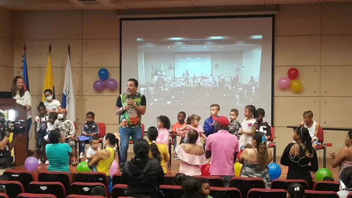 Niños disfrutaron de la celebración del mes de  la niñez en el Hospital Universitario del Valle
