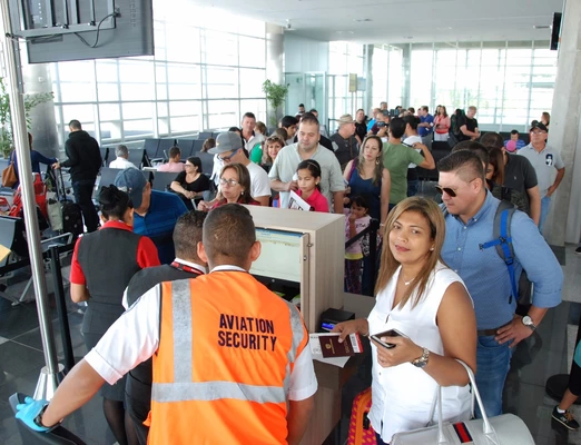 En dia histórico para el Valle, 2500 pasajeros estrenaron el nuevo muelle internacional del aeropuerto Alfonso Bonilla Aragón
