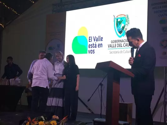 La Gobernadora entregó el premio ‘Vida y Obra’ a artistas vallecaucanos