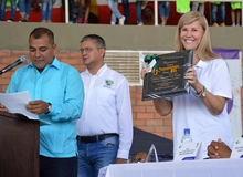 Gobernadora recibe reconocimiento en Alcalá