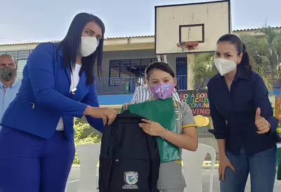 Avanza la entrega de kits escolares a estudiantes del Valle del Cauca