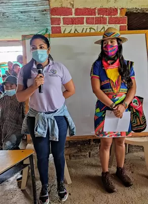 Con comunidades indígenas de El Dovio continúan la promoción y sensibilización del Gobierno del Valle para erradicar la ablación genital