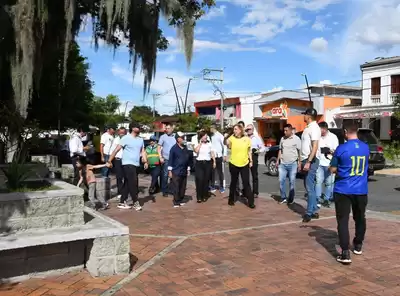 Gobernadora del Valle socializó en Bugalagrande el proyecto de renovación del parque ‘Simón Bolívar