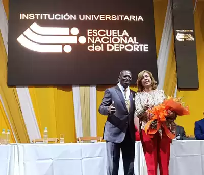 Gobernadora del Valle entregó Medalla al Mérito Vallecaucano al Rector de la Escuela Nacional del Deporte