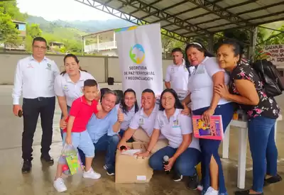 Con el ‘Carnaval por la Paz’, Gobernación ya entregó 600 regalos a los niños y niñas más vulnerables del Valle