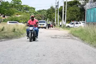 “Soñamos con ver nuestras vías pavimentadas”, aseguran habitantes de Guacarí que celebran el inicio de obras que mejorarán su movilidad