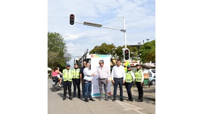 En Restrepo ya operan ocho semáforos inteligentes