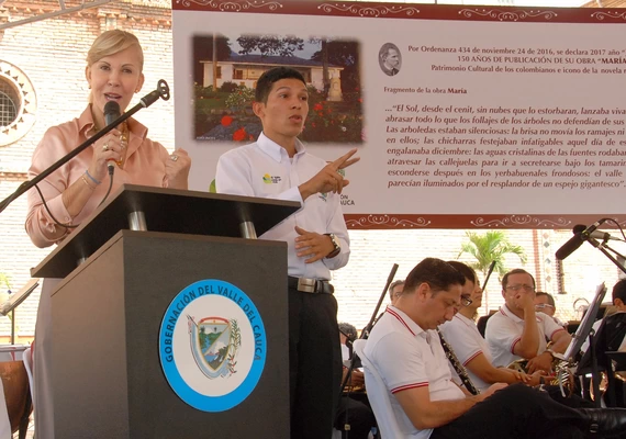 Gobernadora reafirmó su compromiso con el departamento en el Día de la Vallecaucanidad
