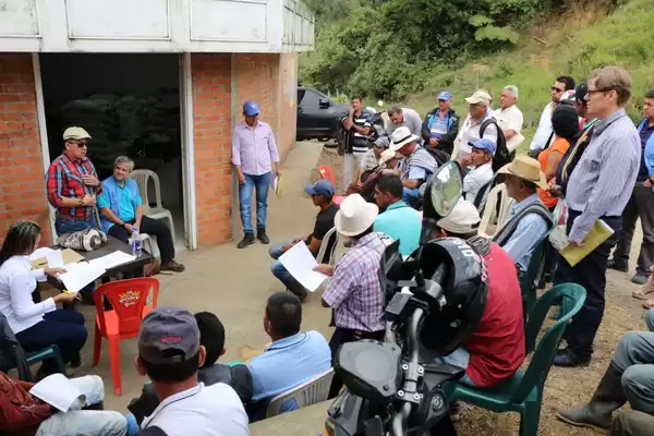 Reincorporados y cultivadores de Tuluá recibieron  apoyos para emprendimiento de la Gobernación y el PNUD