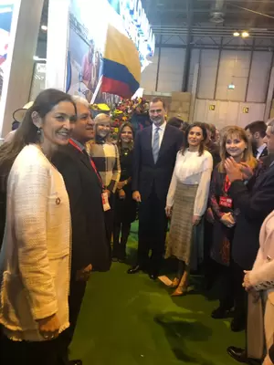 Gobernadora Dilian Francisca Toro recibió a los reyes  de España en el stand de Colombia en FITUR 2019