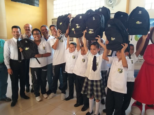 En jornada maratónica se entregaron kits escolares en municipios del Valle