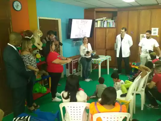 Niños de pediatría del HUV compartirán actividades  terapéuticas con peludos, cariñosos y divertidos compañeros