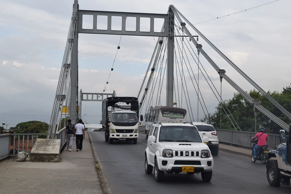 Puente de Juanchito tienen nuevo contratista que garantiza su terminación