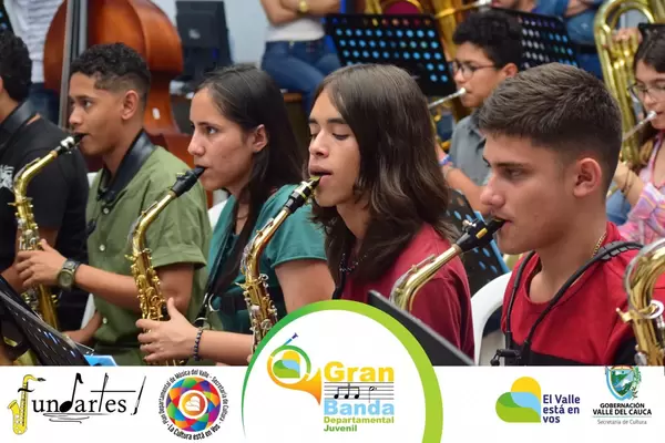 ¡Lista para su primera función, la Gran Banda Departamental Juvenil del Valle del Cauca!