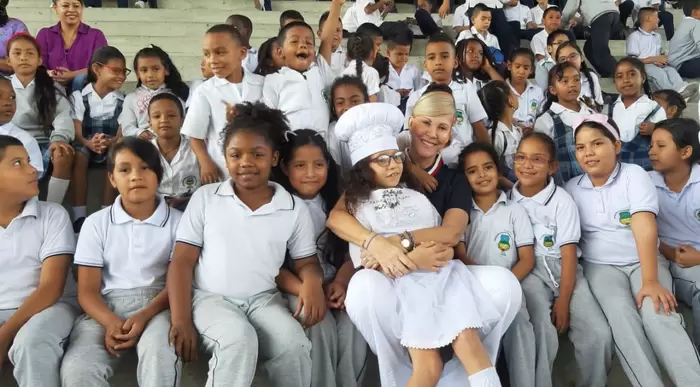 Nuevo mobiliario escolar recibió colegio  de Guacarí de parte de la Gobernación