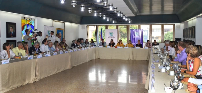 Gremios y empresarios respondieron con apoyo y propuestas al ‘Diálogo Vallecaucano’ realizado con la Gobernadora