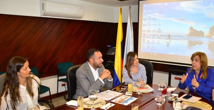 Gobernación del Valle y Viceministerio de Comercio Exterior concretaron acciones para favorecer a empresarios que quieren exportar