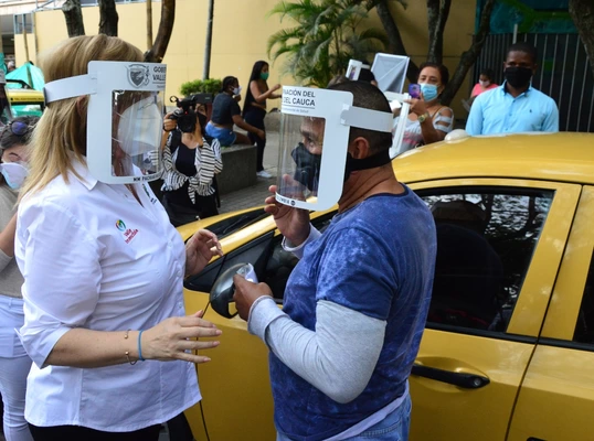 Taxistas agradecieron a la gobernadora Clara Luz Roldán,  su inclusión en la campaña ‘El Valle se cuida en la Calle’