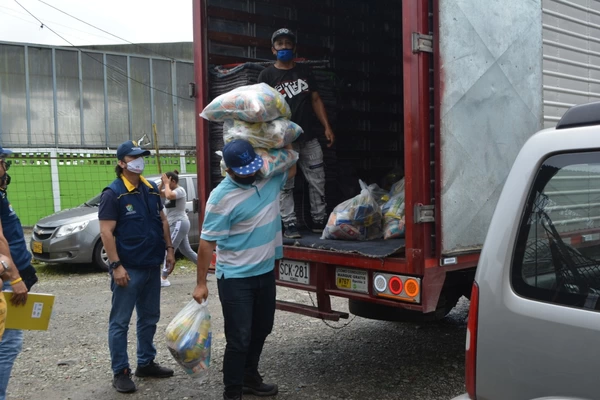 Gobernación del Valle llegó con ayudas humanitarias a familias indígenas de Buenaventura