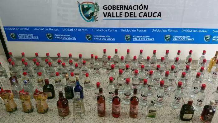 Unidad de Rentas alerta que por redes sociales se venden botellas  vacías de licor que pueden ser utilizadas para licor adulterado