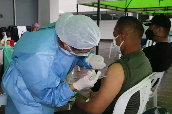 Con 16 mil dosis se inició piloto de vacunación contra el COVID-19  con personal de ICBF, Fiscalía, Policía y Fuerzas Armadas en el Valle