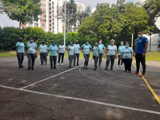 Vuelven las rutinas de actividad física y gimnasia dirigida de  manera presencial para los adultos mayores en el Valle del Cauca