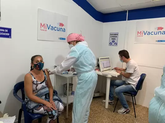 Más de 17.000 vallecaucanos fueron vacunados en ocho  municipios intervenidos por alto contagio de COVID-19