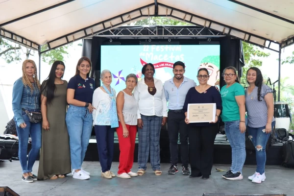 Mujeres artesanas del azúcar recibieron reconocimiento de la Gobernación del Valle del Cauca en el marco del ‘22 Festival de Macetas de Cali’