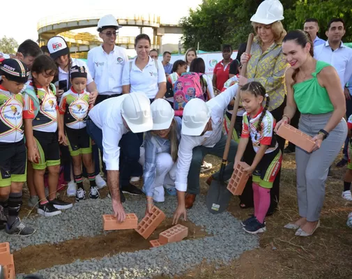 Con la primera piedra del patinódromo de Yotoco, empiezan a rodar los sueños de los futuros campeones