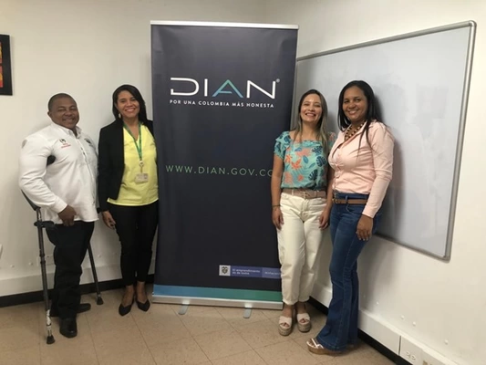 El equipo de Acción Comunal de la Secretaría de Desarrollo Social y Participación Ciudadana liderado por la Dra. Jimena Toro Torres adelantó  articulación interinstitucional con la DIAN.