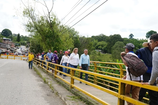 Llamado al Gobierno nacional para la urgente intervención del puente sobre el río Barragán en límites entre Valle y Quindío