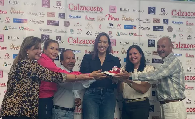 La Navidad llegará con zapatos nuevos a niños y adultos mayores del Valle con 2.500 pares donados en 'CalzaCosto'