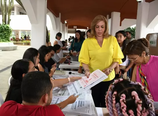 La gobernadora del Valle, Clara Luz Roldán, invitó a los vallecaucanos a ejercer su derecho al voto