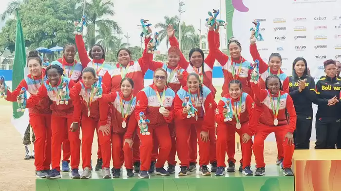 El sóftbol femenino del Valle se queda con la plata y hace historia en los Juegos Nacionales