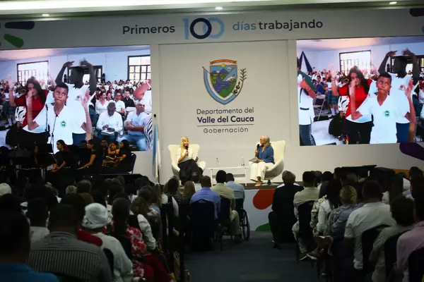 Formación laboral y calidad educativa, logros por un Valle joven y competitivo en 100 días de trabajo