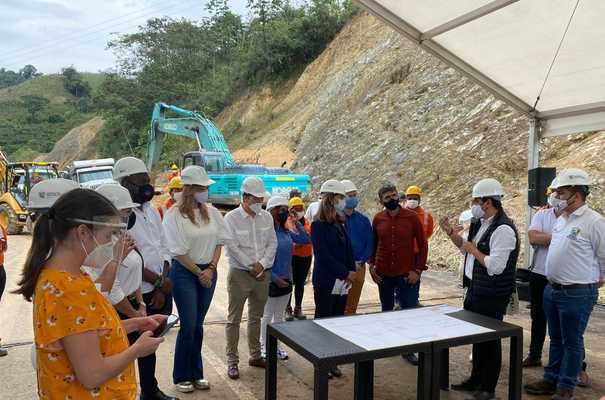 Gobernación del Valle y Vicepresidencia dieron inicio a los trabajos  de la ampliación a doble calzada de la vía Buga-Buenaventura