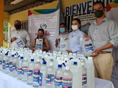 4.500 litros de alcohol llegaron a instituciones educativas de cinco municipios no certificados para fortalecer protocolos de bioseguridad